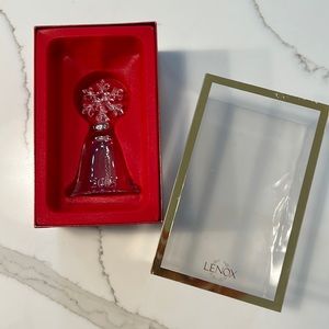 Lenox- Annual Crystal Bell Ornament 2005